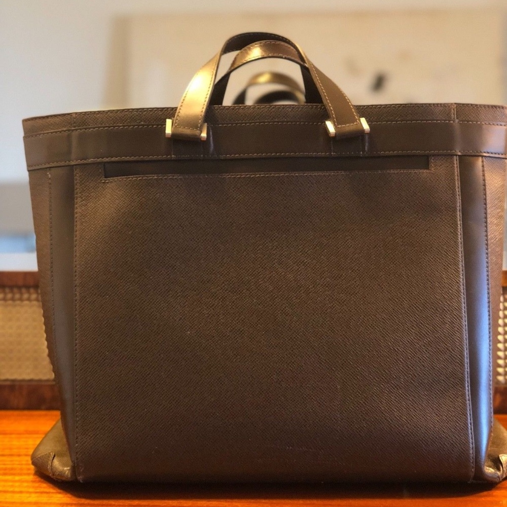 LV tote